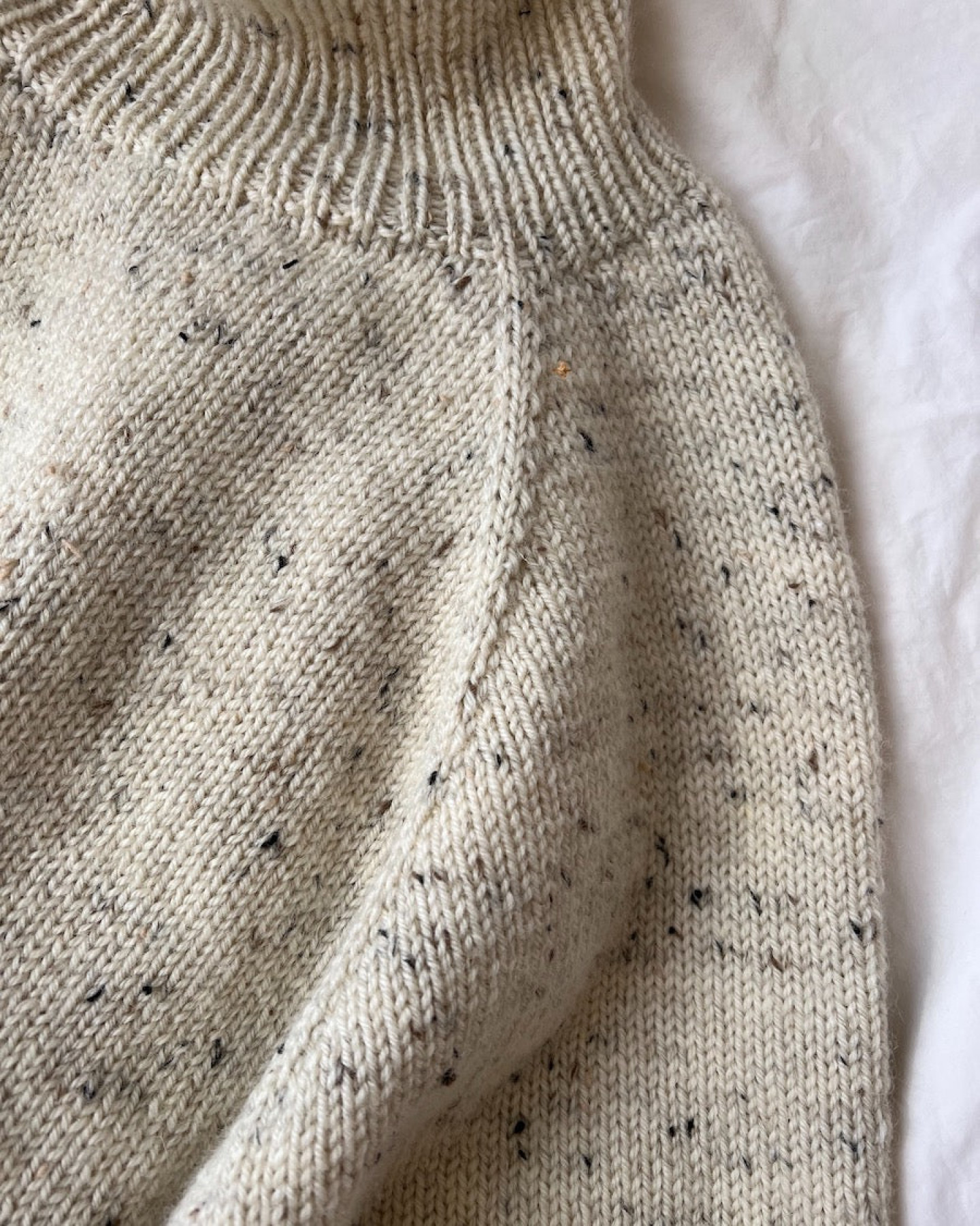 Louvre Sweater Pattern - Lankakauppa Titityy - Titityy Online Yarn Shop