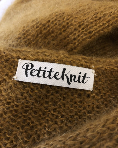 PetiteKnit -label